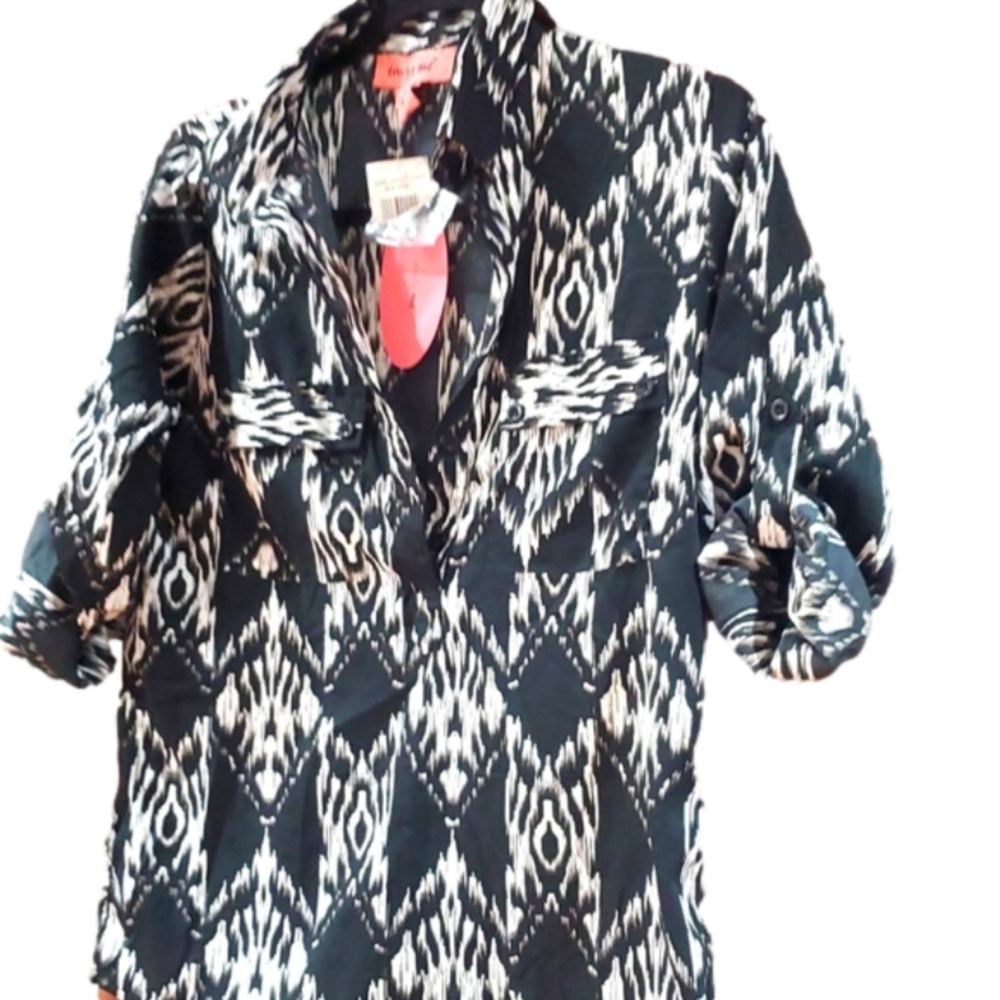 ENVY Me shirt black and white abstract patterns size medium new with tags